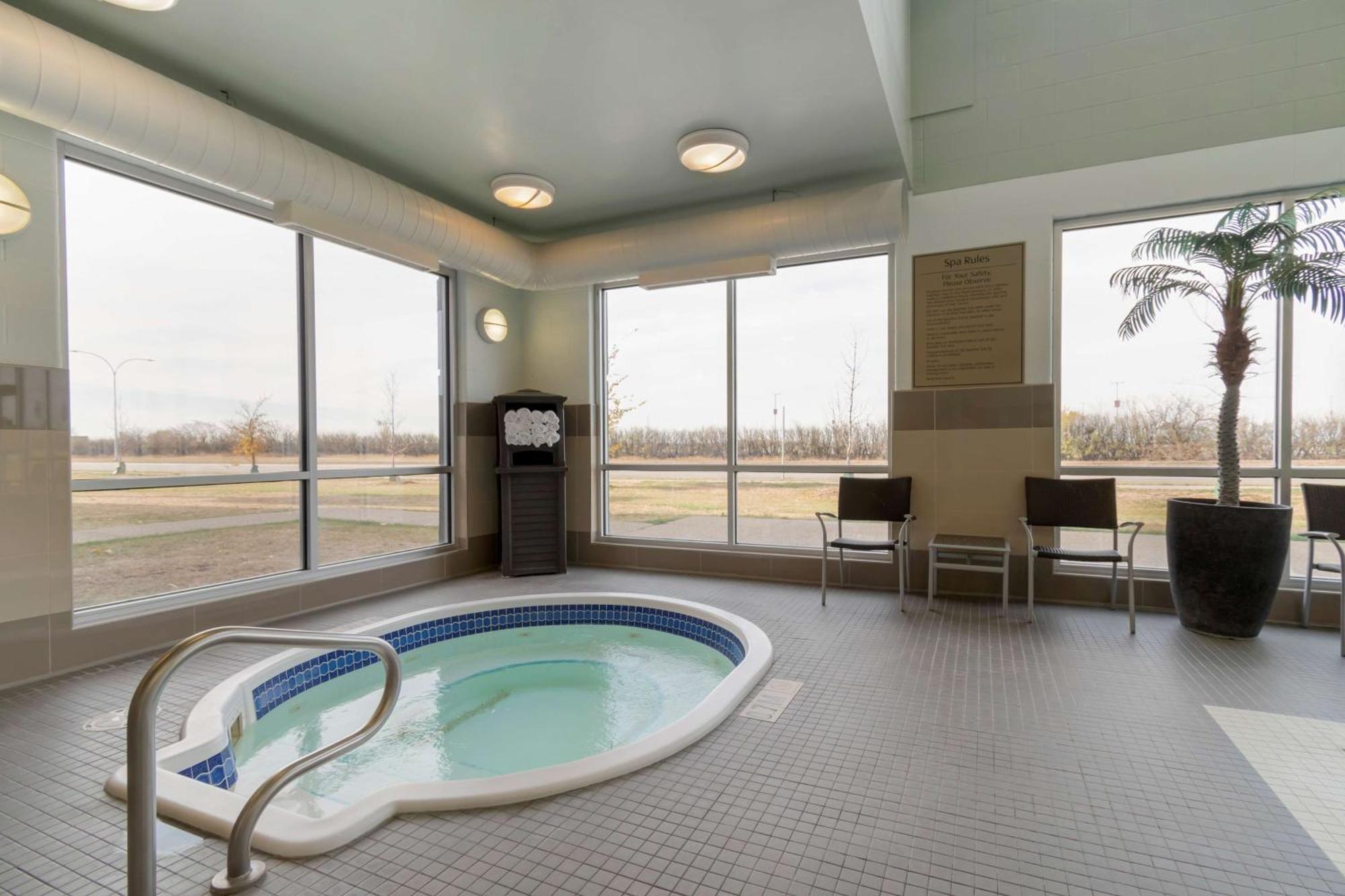 Best Western Plus Airport Inn & Suites Saskatoon Exterior foto